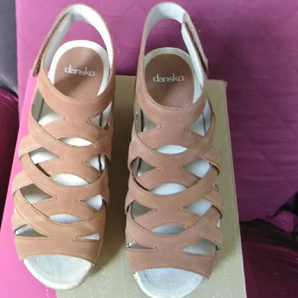Dansko Cecily platform sandal NIB